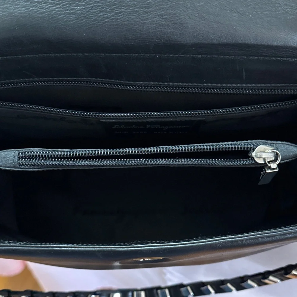 Salvatore Ferragamo Black Shoulder Bag EUC AU21 9660 - Picture 11 of 12